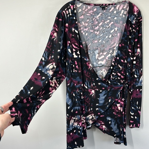 Torrid Multicolored Surplice Wrap Top Size 4X - Picture 9 of 15